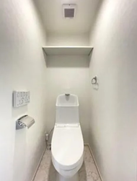 トイレ　※別のお部屋の参考写真となります。