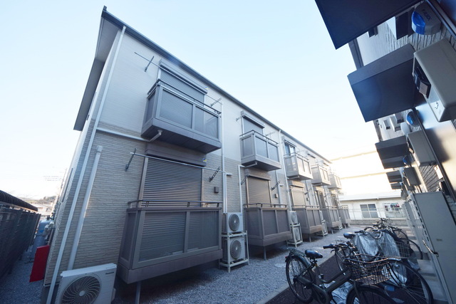 建物外観　～落ち着いた住宅地にございます～