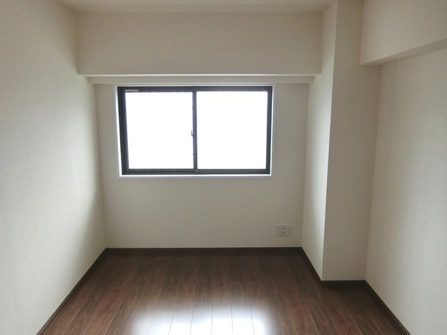 その他部屋・スペース　同タイプ反転画像
