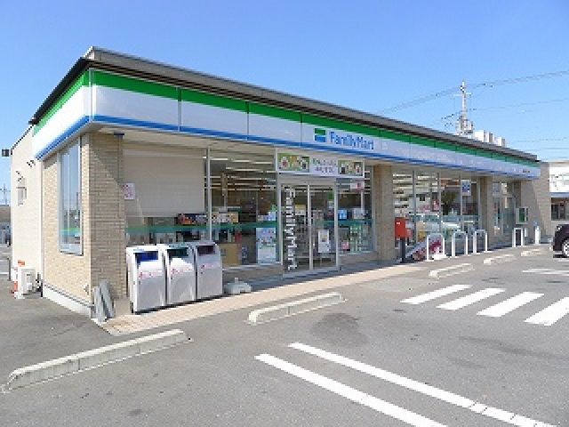 コンビニ　ファミリーマート真岡荒町3丁目店（コンビニ）まで505m