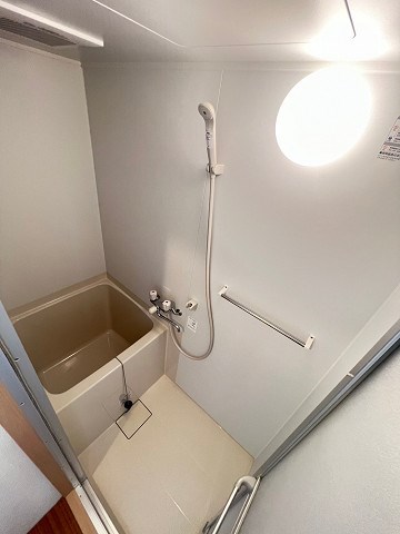 バス・シャワールーム　ゆったり過ごせるお風呂です