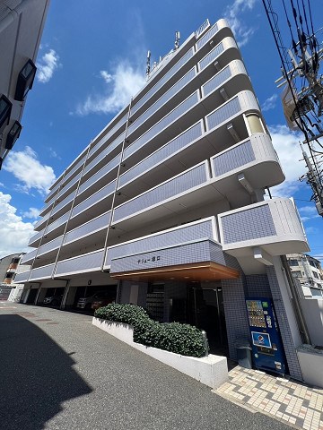 建物外観　落ち着いた雰囲気の外観です