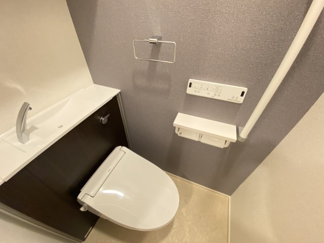 阪急伊丹線 伊丹駅 徒歩24分 2階建 築1年のトイレ写真