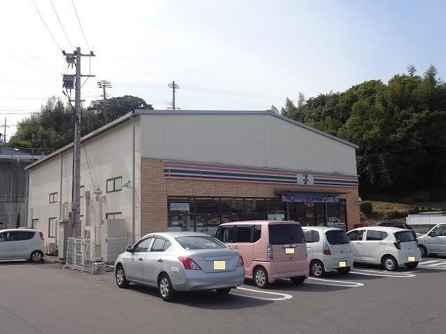 コンビニ　セブンイレブン（コンビニ）まで600m