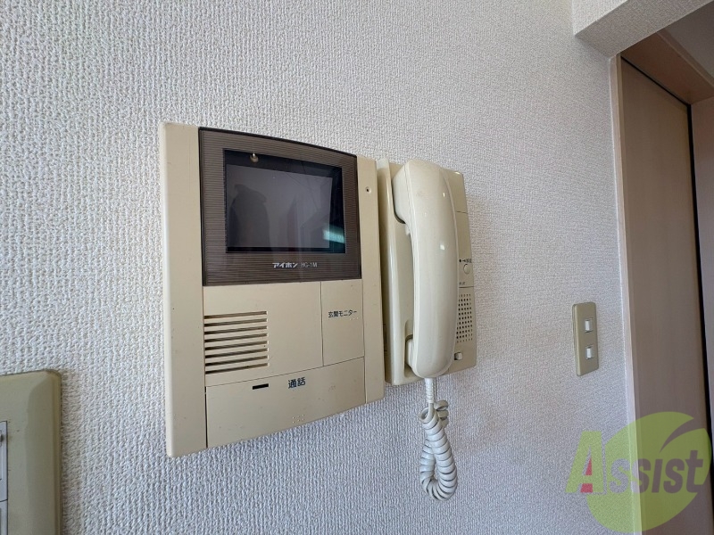 セキュリティ　ＴＶモニター付インターホンです。来客者の顔が見えるので安心！
