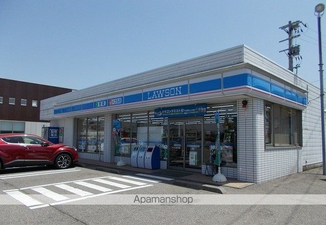 コンビニ　ローソン（コンビニ）まで750m