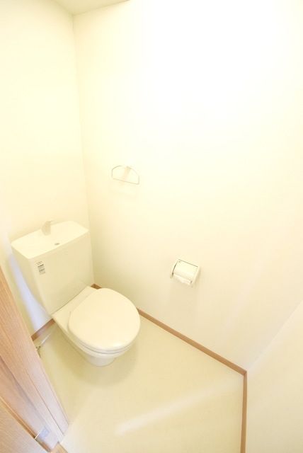 トイレ　清潔感のあるトイレです