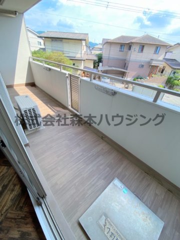 バルコニー　陽当たり良好なバルコニーです