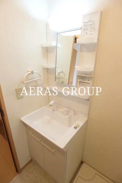 洗面設備　別部屋参考写真。（※左右反転タイプ）