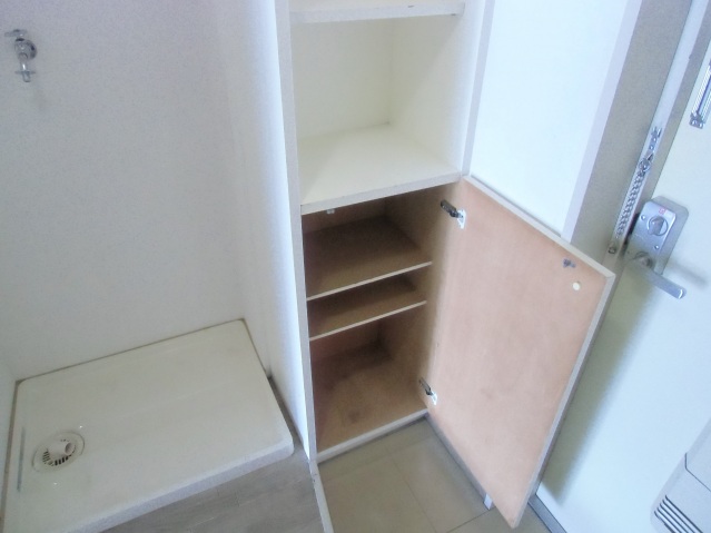 収納　写真は別号室です。