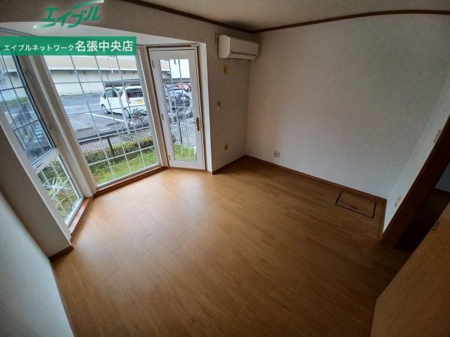 居室・リビング　同物件別部屋参考写真