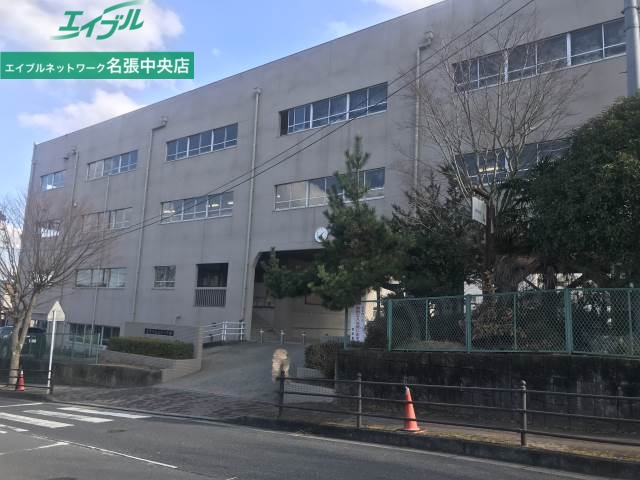 小学校　名張市立名張小学校（小学校）まで2100m
