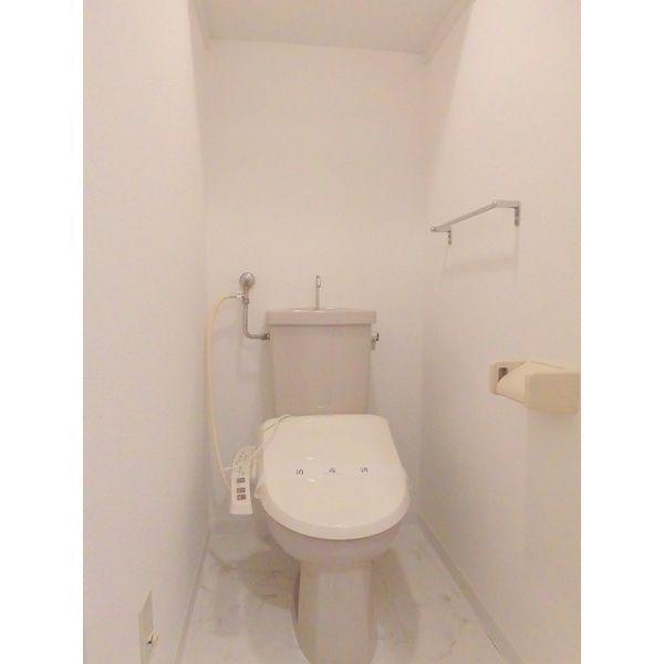 トイレ　※写真は４階同号室です。