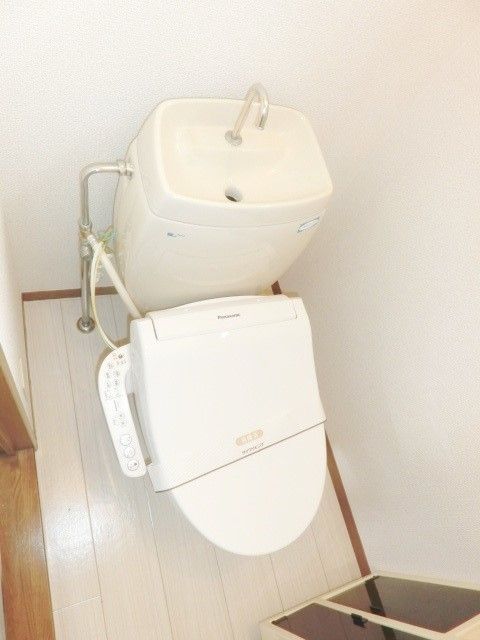 トイレ　温水洗浄便座は人気です♪