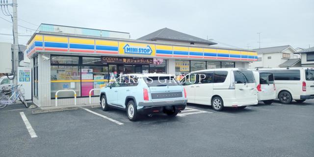 コンビニ　ミニストップ 吉川店（コンビニ）まで100m