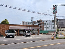 コンビニ　セブンイレブン（コンビニ）まで110m
