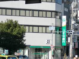 銀行　りそな銀行 桜川支店（銀行）まで782m