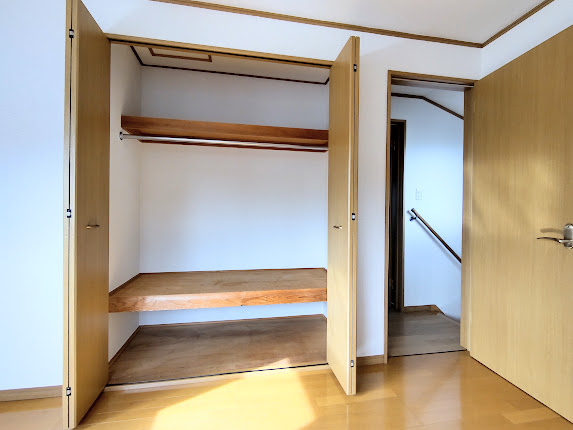収納　写真は別号室のものです