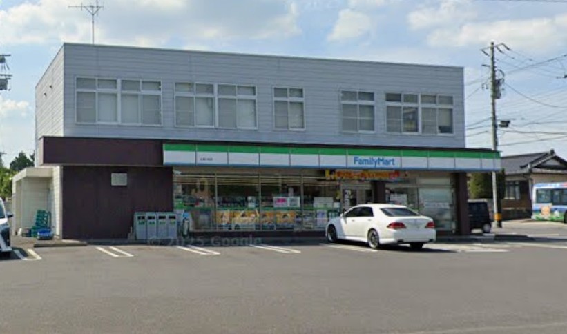 コンビニ　ファミリーマート 土浦小松店（コンビニ）まで712m