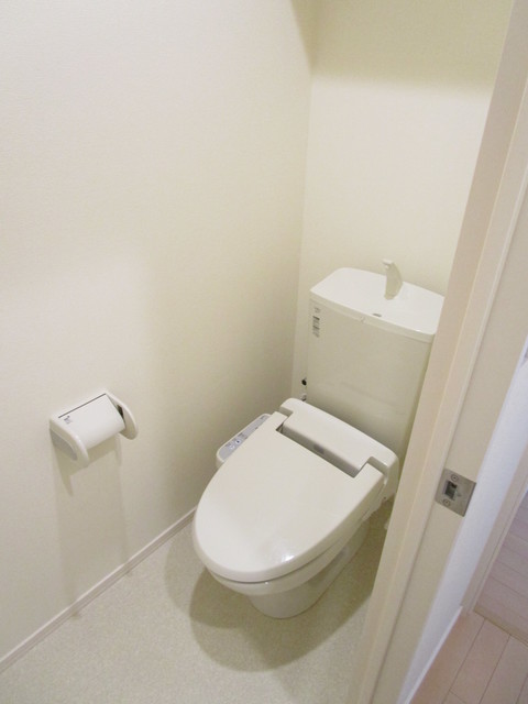 トイレ　※室内写真は同タイプお部屋参照