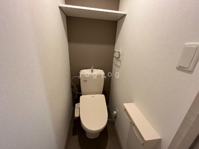 トイレ　温水洗浄便座付き