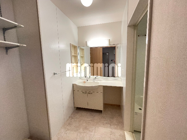 洗面設備　※同タイプのお部屋の写真です。