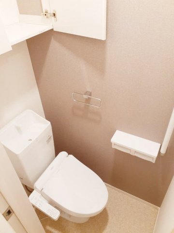 トイレ　ゆったりとした空間のトイレです