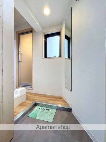 小田急線 世田谷代田駅 徒歩7分 5階建 築43年の玄関写真