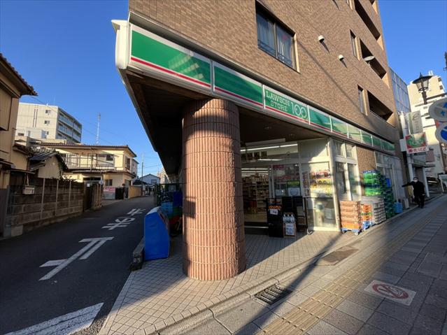 コンビニ　ローソンストア１００（コンビニ）まで428m