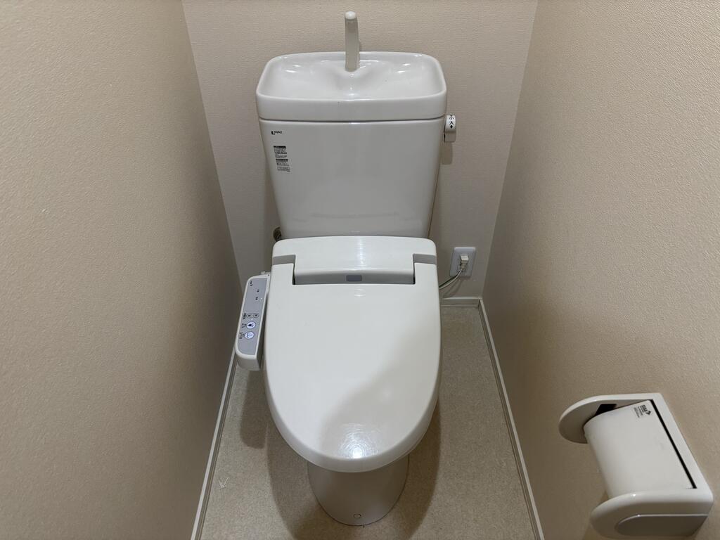 トイレ　同一間取り別階のお部屋になります。