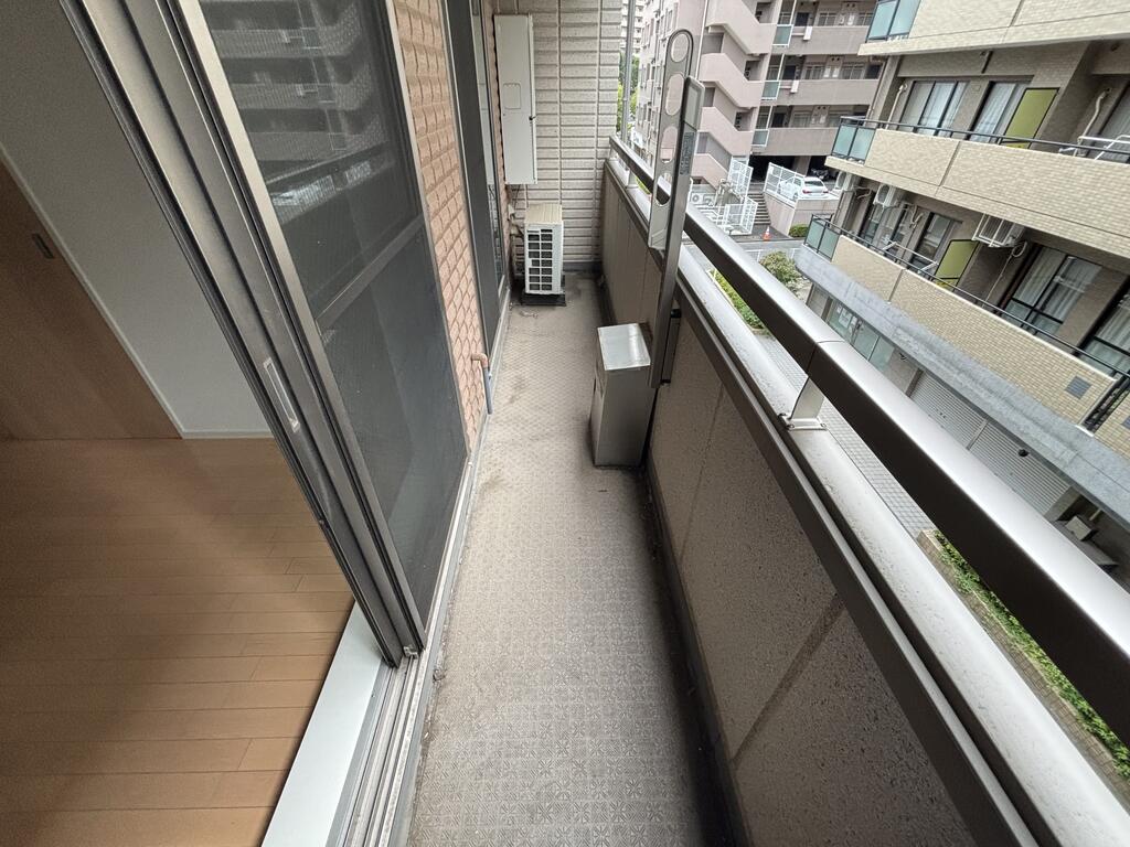 バルコニー　同一間取り別階のお部屋になります。
