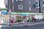 コンビニ　ファミリーマート 綾瀬二丁目店（コンビニ）まで55m