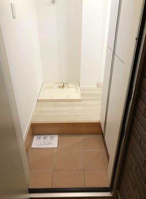玄関　※同物件の別の部屋の写真になります。