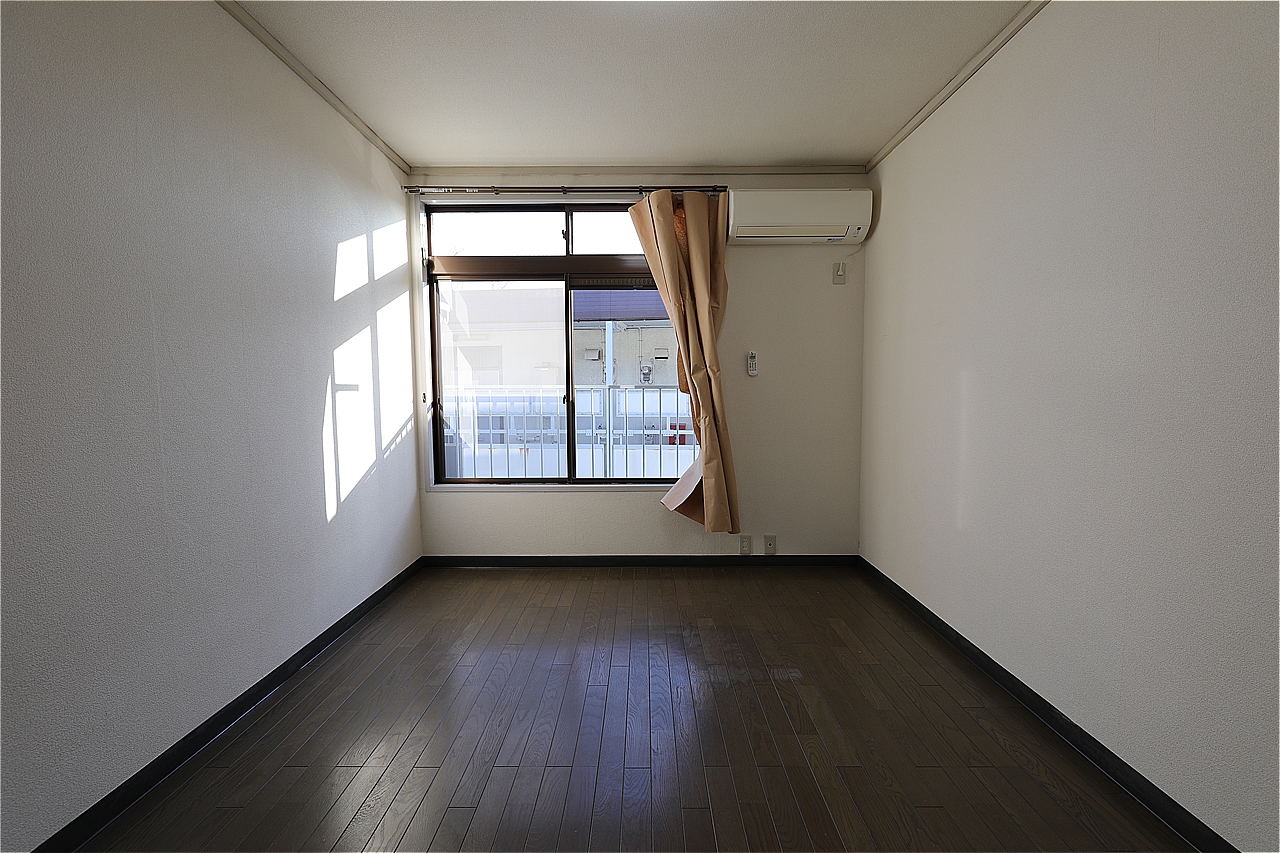 シェルハウス妙蓮寺A棟の居間写真
