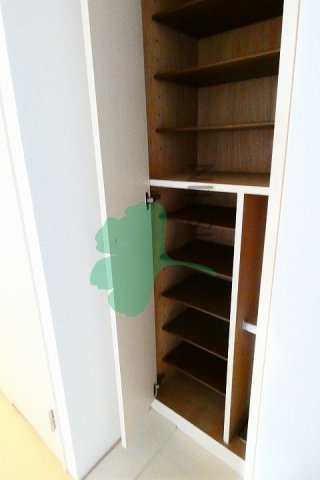 玄関　下駄箱もしっかりついてます！
