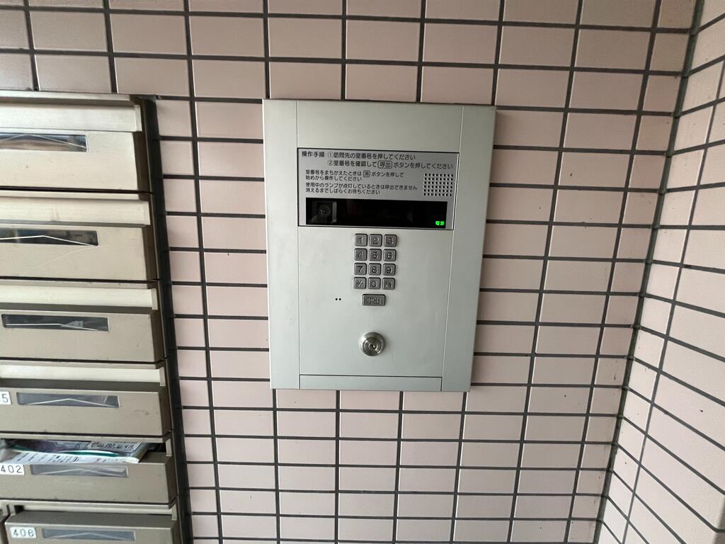 セキュリティ　安心安全のオートロック玄関♪