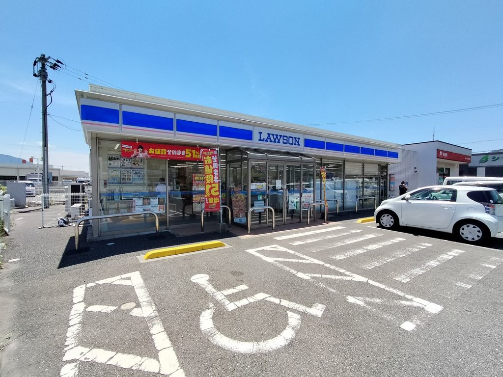コンビニ　ローソン 若松警察署前店（コンビニ）まで890m