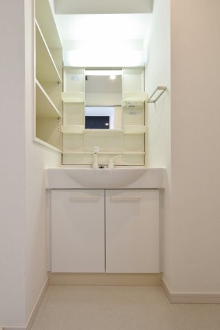 洗面設備　同物件・別部屋（参考写真）