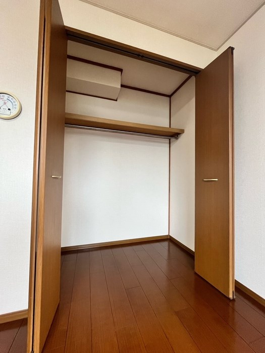 収納　奥行きのある使い勝手の良い収納スペース
