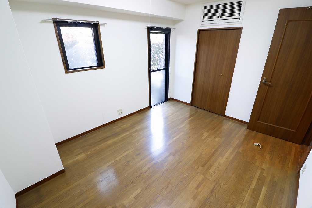 居室・リビング　※同物件、別部屋になります。