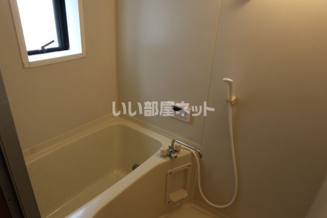 ＪＲ仙山線 愛子駅 徒歩8分 2階建 築24年の風呂写真