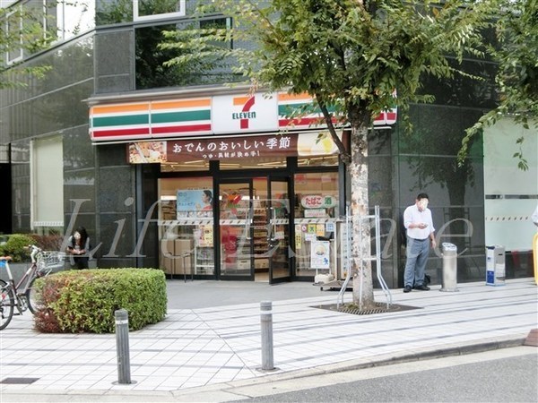 コンビニ　セブンイレブン大阪淡路町4丁目店（コンビニ）まで156m