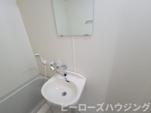 洗面設備　※同タイプの写真となり、実際のお部屋とは異なる場合があります