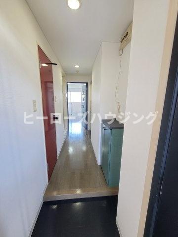 玄関　※同タイプの写真となり、実際のお部屋とは異なる場合があります