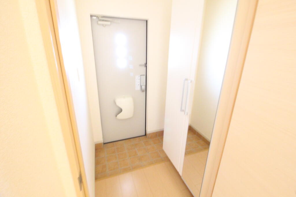 ＪＲ徳島線 蔵本駅 徒歩22分 2階建 築12年の玄関写真