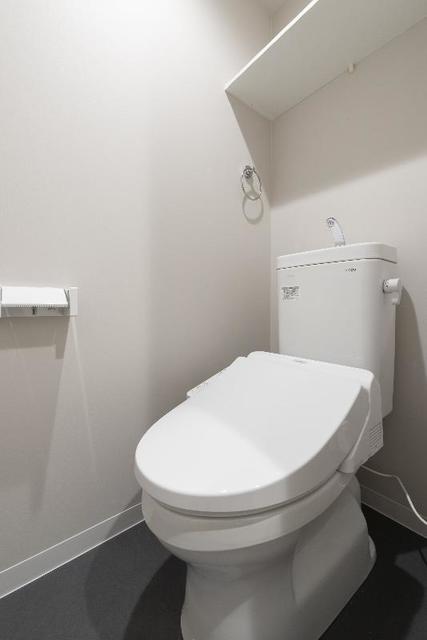 ＪＲ東海道本線 立花駅 徒歩6分 3階建 築8年のトイレ写真