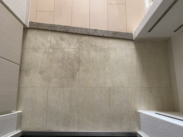 ECエステムコート新大阪IXグランブライトの玄関写真