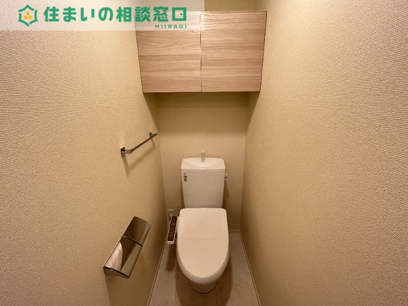 愛知環状鉄道 六名駅 徒歩13分 3階建 新築のトイレ写真