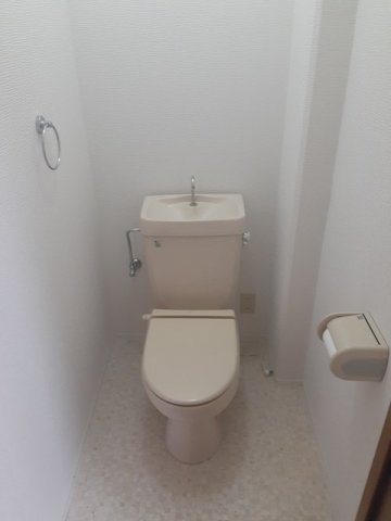 トイレ　清潔感のあるトイレです