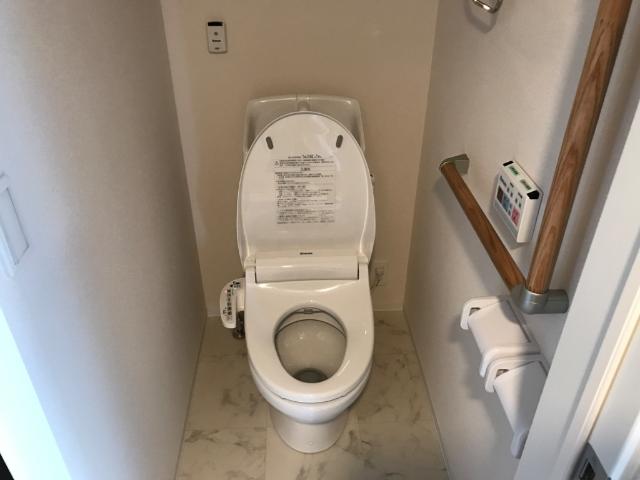 トイレ　シャワー付トイレ